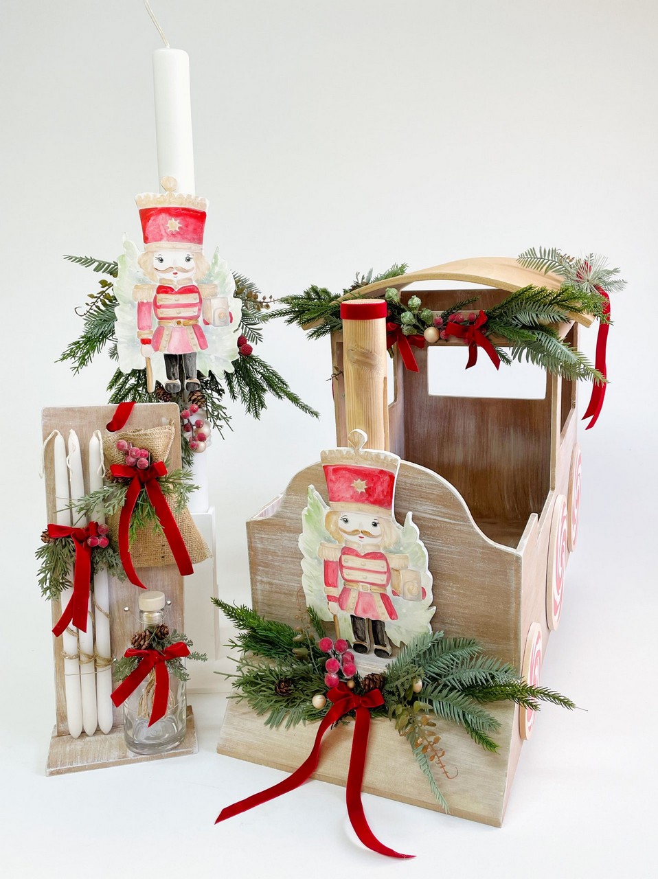 Photo-17-12-24-12-25-36-PM-scaled Καρυοθραύστης τρενάκι C25-003 - Image 1