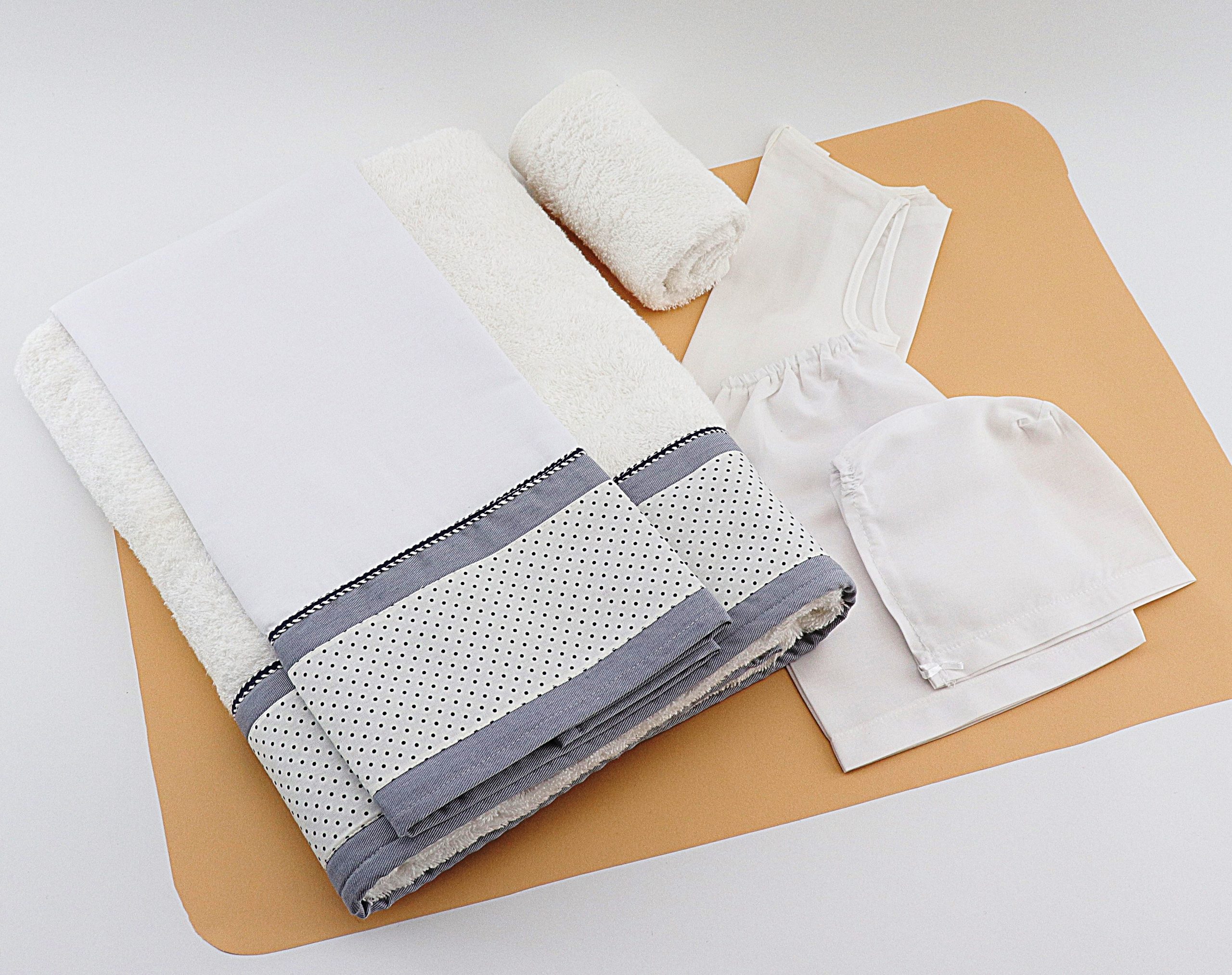 M113-33 Σετ Λαδόπανα Βάπτισης αγόρι γκρι-πουά M113 - Image 1